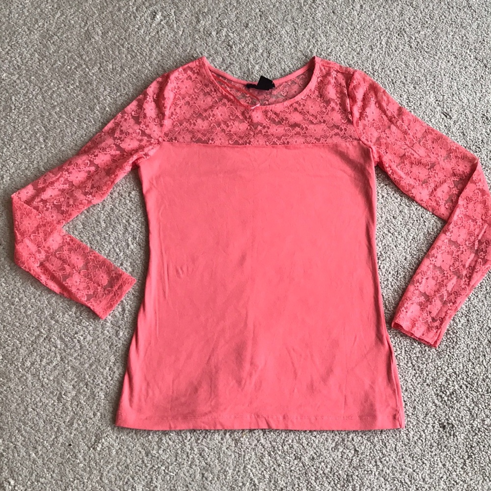 Price ⬇️ H&M lace tee/ blouse